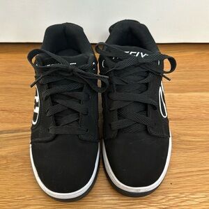Heelys size yth 4 wheeled sneakers